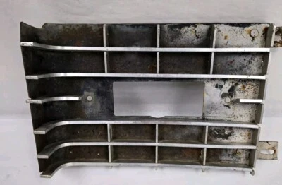 Cadillac Deville 1967 extensión de parrilla derecha OEM GM Foto 1 de 4