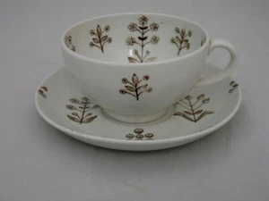 Juego de tazas y platillos de té vintage Arabia Finland tapiz flores silvestres - Imagen 1 de 11