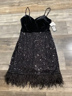 Vestido para mujer GUESS de terciopelo negro con correa ajustable con ribete de plumas y lentejuelas, 12 Foto 1 de 4