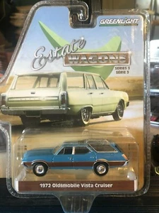 1/64 GREENLIGHT ESTATE WAGON 1972 OLDSMOBILE VISTA CRUISER BLUE & WOOD GRAIN - Picture 1 of 2