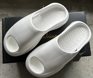 Cloud Slides for Women and Men Pillow Slippers Bathroom  - Picture 1 of 5