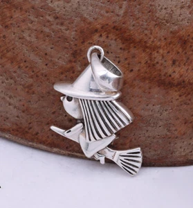 Colgante B21 figura bruja sobre escoba hechicera plata de ley 925 - Imagen 1 de 7