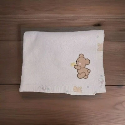 Manta bebé vintage Cuddle Time blanca acrílico oso apliques conejos estrellas Foto 1 de 4