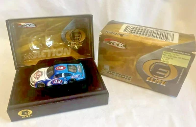 Richard Petty Yogi Berra 2003 #43 #8 Yankees de Nueva York 100ª ANN Elite 1/64 1 de 1012 Foto 1 de 4