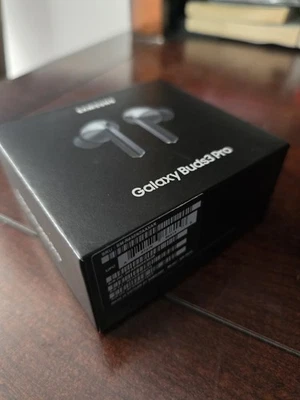 Samsung Galaxy Buds 3 Pro AI Wireless Active Noise Cancelling Earbuds - Silver - Image 1 of 4