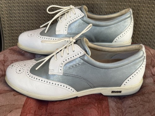 Scarpe da golf ECCO Hydromax da donna taglia US 7 5 EU 38 senza punte grigio bianco punta alare