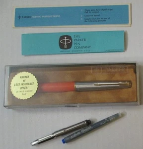 PENNA STILOGRAFICA VINTAGE PARKER 45 ARANCIONE RIEMPIMENTO CARTUCCIA USA con custodia + carta bordo oro - Foto 1 di 18