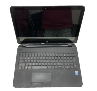 Portátil HP 15-F162DX 15,6" Intel Core i3-4030U 1,90 GHz 6 GB RAM 700 GB HDD Foto 1 de 3