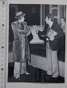 41391 Vintage Foto 113 - Adriano Celentano und Rodolfo Putignani - 13x18 cm - Bild 1 von 2