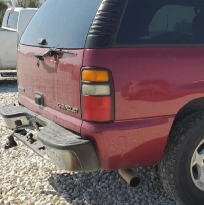Chevrolet Suburban, Tahoe, GMC Yukon : 2004, 2005, 2006, Right Tail Light, #734 - Image 1 of 4