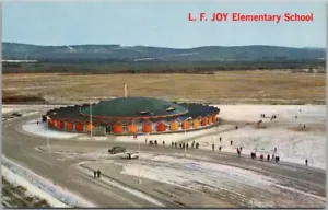 FAIRBANKS, Alaska Postkarte ""L.F. JOY Elementary School"" Luftaufnahme 1950er Jahre unbenutzt - Bild 1 von 2