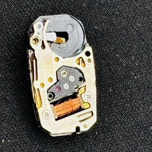 Seiko V220B Quartz Watch Movement UNTESTED - Picture 1 of 2