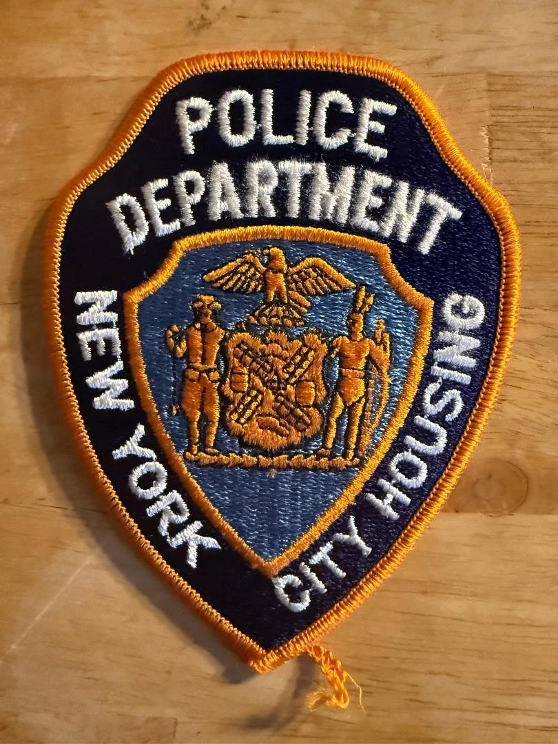 272.アメリカ　ポリスバッジ　NEW YORK CITY HOUSING New York Housing Authority Police Police Badge