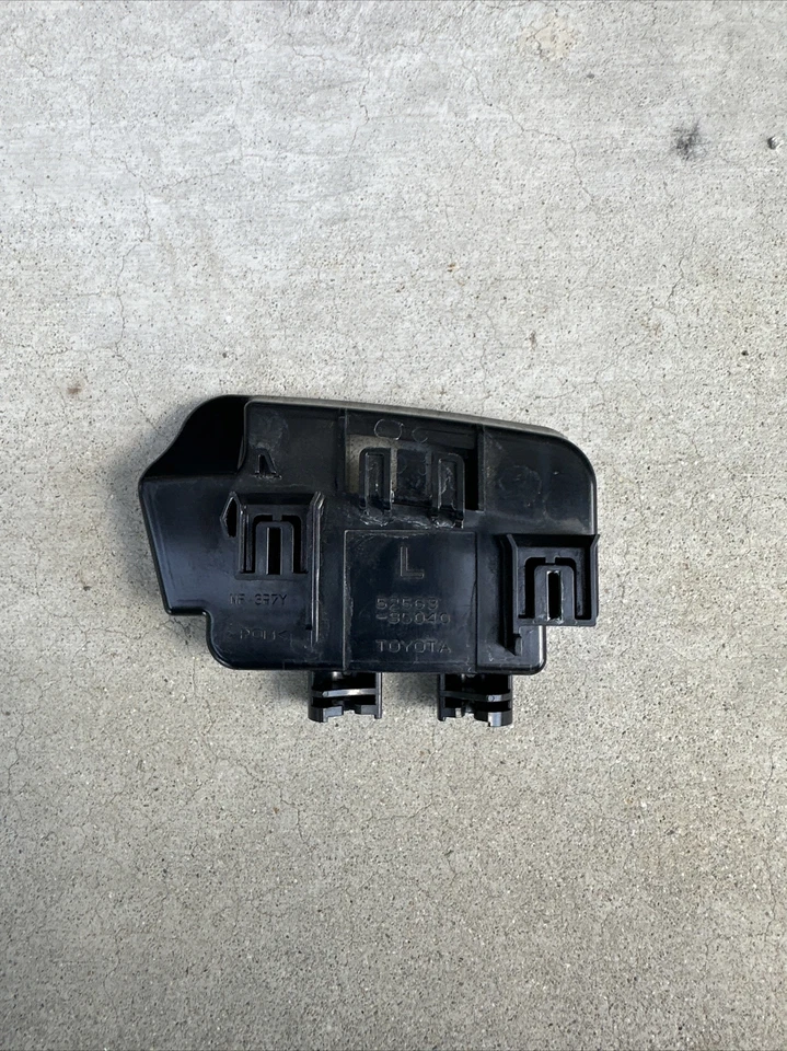 GENUINE TOYOTA 10-21 4RUNNER REAR BUMPER UPPER RETAINER DRIVER SIDE 52563-35040 - Image 1 of 1
