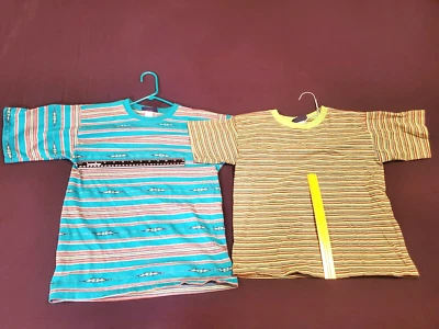 LOTE de 2 Camisetas Juveniles Vintage Años 90 Aparato Puntada Única AZTECA + VERDE Raya Foto 1 de 4