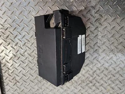 2015-2018 GRAND CARAVAN TOWN AND COUNTRY MULTIFUNCTION FUSE BOX 68239606AA Foto 1 de 4