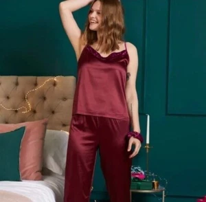 Avon Satin Polka Dot Pjs, BNIP, SIZE12/14 - Picture 1 of 2