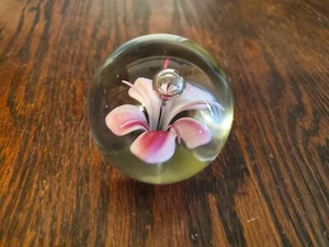 Art Glass Paperweight Pink/Purple Flower Controlled Bubble - Picture 1 of 8