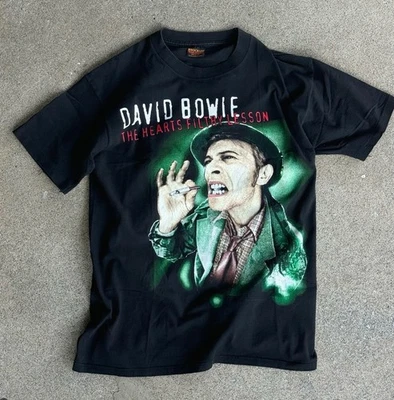 Camiseta De Colección 1995 David Bowie - The Hearts Filthy Lessons Tour REIMPRESIÓN Todas las Tallas Foto 1 de 4