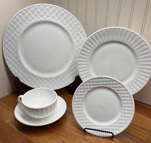 WEDGEWOOD Bone China NIGHT AND DAY 5 Pc. Place Setting New READ - Picture 1 of 13