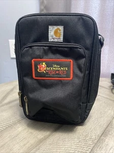 Disney Descendants Carhartt Crossbody Zip Bag Rise of Red VidCon 2024 Exclusive - Bild 1 von 4