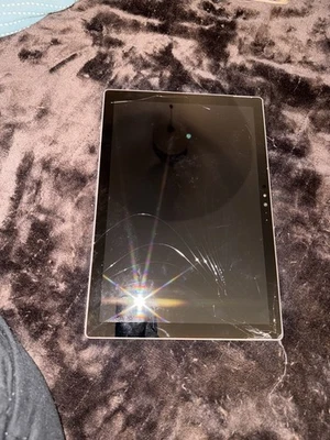 MICROSOFT SURFACE PRO 4 128GB (P23012421) Not Working - Image 1 of 4