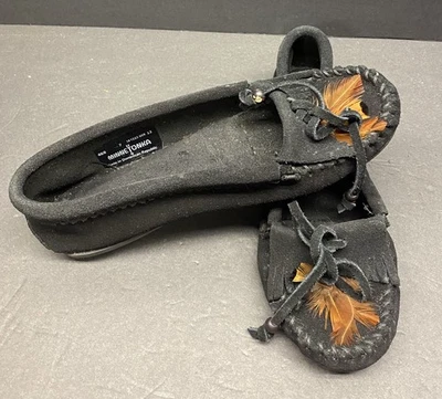 Minnetonka Moccasins Womens 7 Black Suede Leather Slip-On Comfort Feather Accent - Image 1 of 4