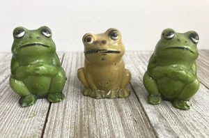 Vintage Trio Of Frogs Plastic Hong Kong - Picture 1 of 5