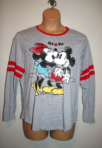 Womens Disney Store Minnie Kissing Mickey Mouse Gray Red Love Mom Top 2XL - Picture 1 of 3