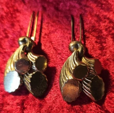 Vnt Monet Set Of 2 Pins Goldtone Metal Fur Pin Clip 1.5"L×1.25"W .7oz Each Rare* - Image 1 of 4