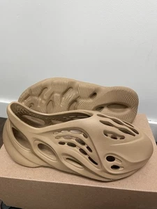 Size 11 - adidas Yeezy Foam RNNR Ochre - Picture 1 of 7