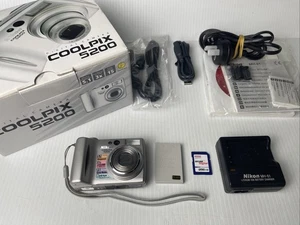 Nikon Coolpix 5200 5.1MP Compact Digital Camera CCD Rare Find NEAR MINT Boxed - Picture 1 of 24