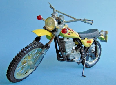 Vintage incomplete 1/12 scale POLASTIL SUZUKI 400 CCI motorcycle - Image 1 of 4