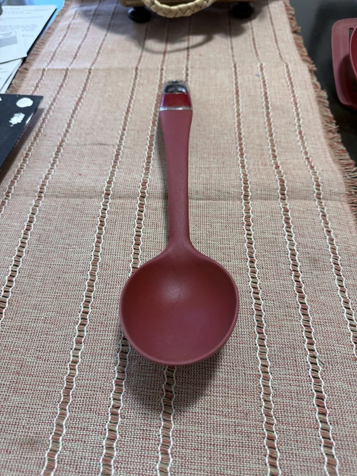  Kitchenaid Empire rojo sólido cuchara para servir utensilio de cocina Foto 1 de 1