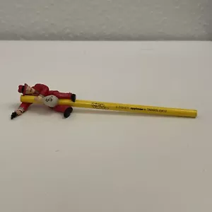 Figura de colección Disney Applause Dick Tracy lápiz amarillo con adorno de lápiz de 2,5" - Imagen 1 de 8