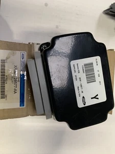 NEW NOS OEM XR3Z-12B577-AA xr3z12b577aa XR3F12B577AB XR3F-12B577-AB - Picture 1 of 4