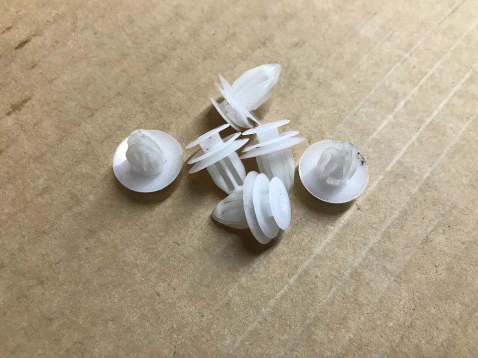 Mitsubishi Outlander Sport LR 2016 conductor panel puerta trasera clips interiores 16 Foto 1 de 1