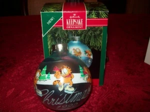 HALLMARK GARFIELD IL GATTO 1990 PALLA DI NATALE RICORDO ORNAMENTI - Foto 1 di 1