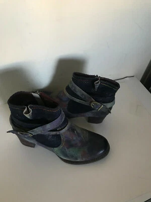 Spring Step L'Artiste Ankle Boots Shazzam Navy Multi Color Booties Size 40 New - Image 1 of 4