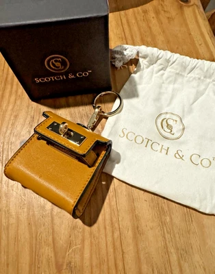 NWT Scotch & Co Mini Barking Luxury Designer Dog Poop Bag Holder Case Tan - Image 1 of 4