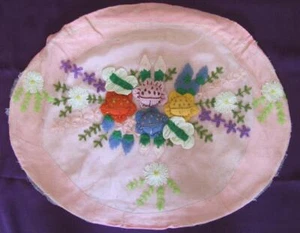 1930s ANTIQUE HAND EMBROIDERED PILLOW CASE w/FLORAL MOTIFS - Picture 1 of 12