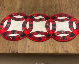 Vintage Handmade Christmas Quilt Table Runner z3 - Picture 1 of 5