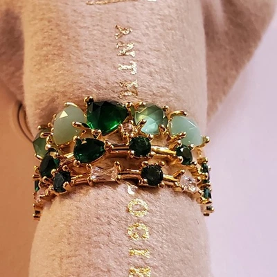 Anillo Anthropologie MAYO Piedra de nacimiento Piedras preciosas oro sobre latón Trío Talla 7 Nuevo con etiqueta Foto 1 de 4