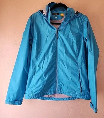 Chaqueta de lluvia/vaso de viento azul claro para mujer Cabela’s talla M hecha en Vietnam Foto 1 de 4