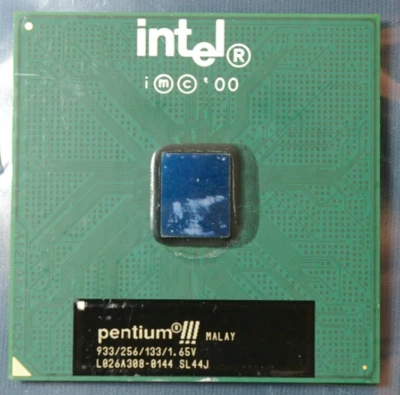 Intel Pentium III SL44J 933/256/133/1.65V Socket 370 Processor - Works? Scrap? - Image 1 of 2