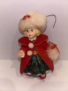 VTG Madame Alexander Christmas Holly Caroler 2000 Hallmark Ornament - Picture 1 of 2