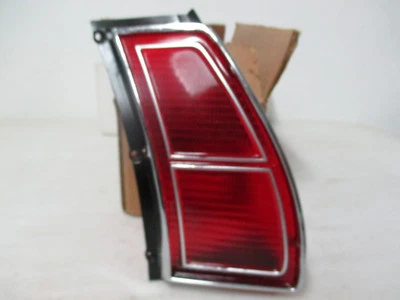 Mopar NOS 1976 - 78 道奇 Monaco Crestwood Wagon 右手尾灯镜头 3798174 — 第 1/4 张图片