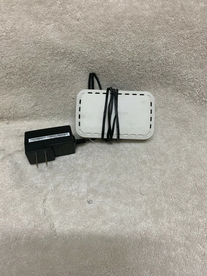 Netgear GS605 v5 5-Port Gigabit Ethernet Switch - Image 1 of 1