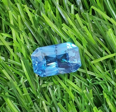 12.39 Ct Flawless AAA Tanzania Neon Blue Spinel Lab Grown Octagon Cut Loose Gems - Image 1 of 4