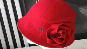Betmar Alexandrite Cloche Red 100% Wool Rosette Hat Vintage Style - Picture 1 of 8